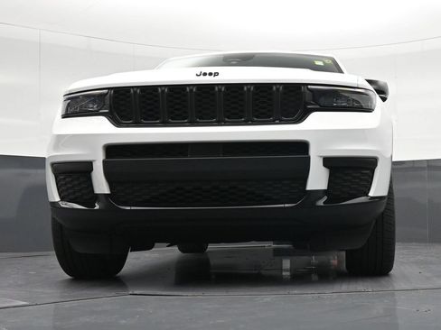 Used 2023 Jeep Grand Cherokee L Laredo AWD/4WD image 21