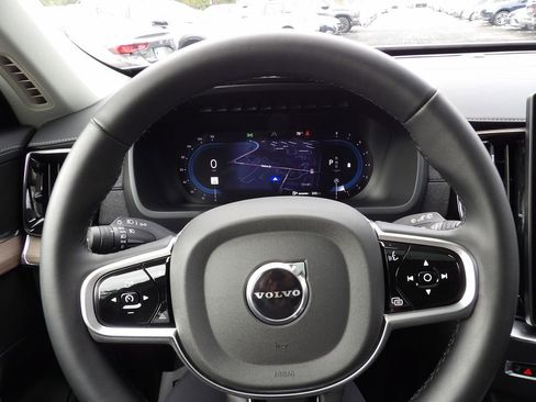 Certified 2025 Volvo XC90 B5 Plus image 18