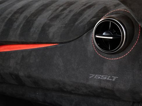 Used 2021 McLaren 765LT image 32