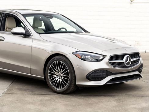 Used 2024 Mercedes-Benz C 300 Sedan image 3