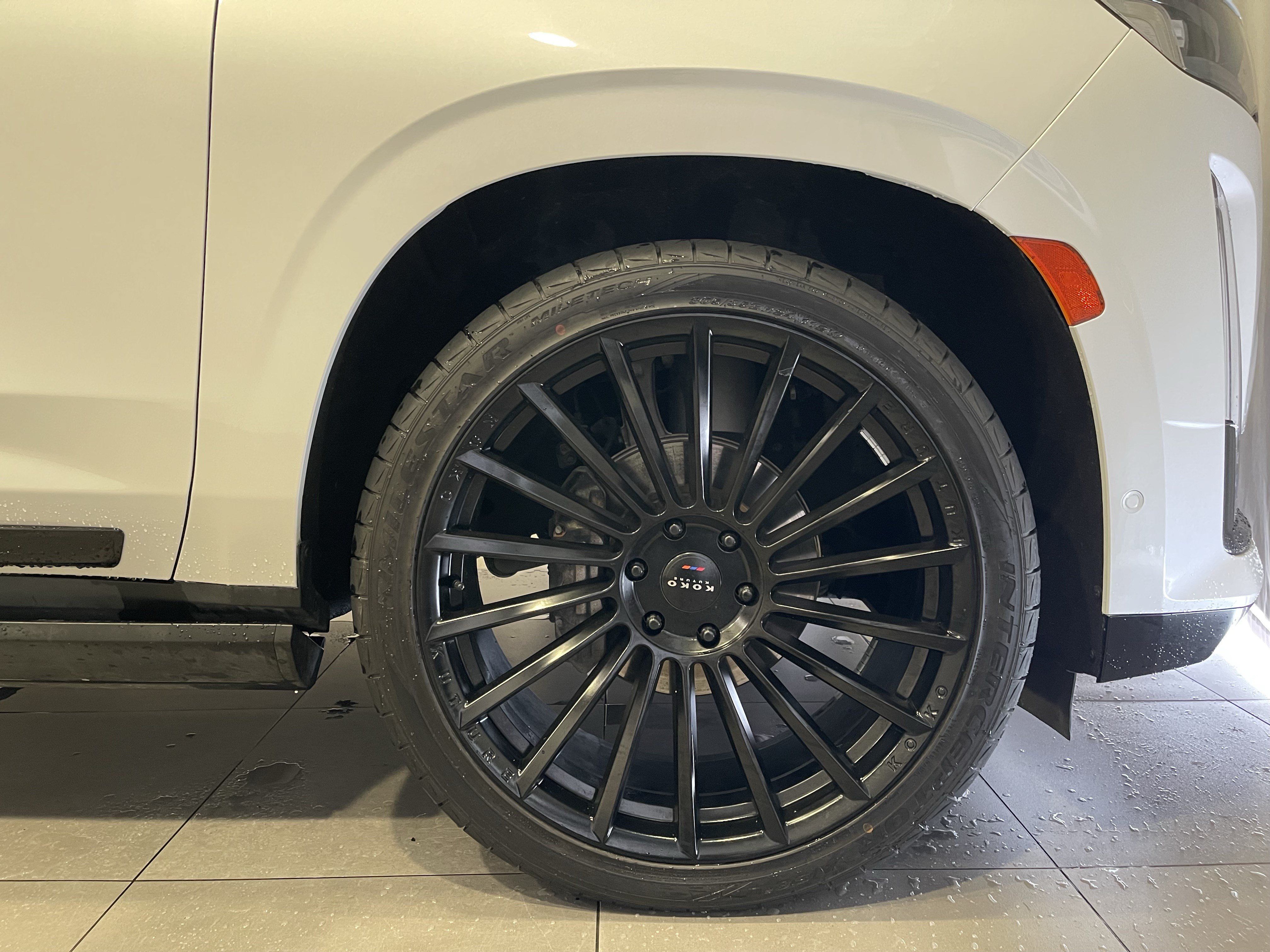 Used 2023 Cadillac Escalade ESV Sport Platinum AWD/4WD image 10