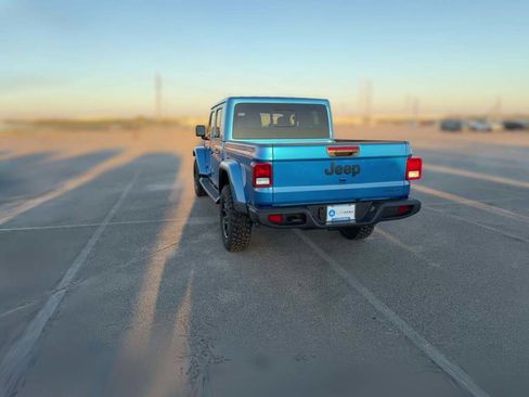 New 2025 Jeep Gladiator Sport image 9
