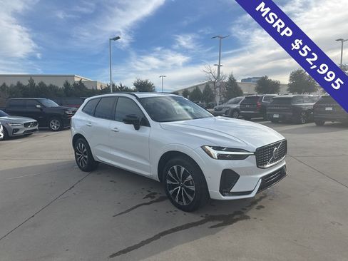 Certified 2025 Volvo XC60 B5 Plus image 3