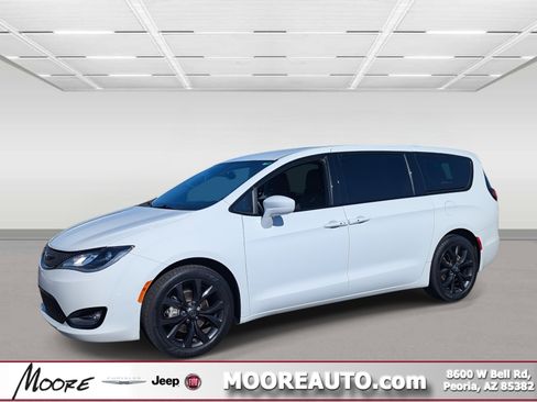 Used 2019 Chrysler Pacifica Touring Plus w/ S Appearance Package image 1