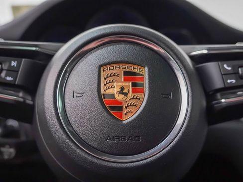 Used 2026 Porsche Macan AWD/4WD image 16