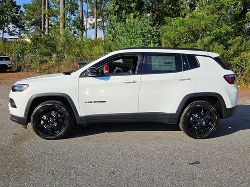New 2026 Jeep Compass Latitude image 4