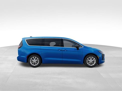 New 2027 Chrysler Pacifica Select AWD/4WD image 22