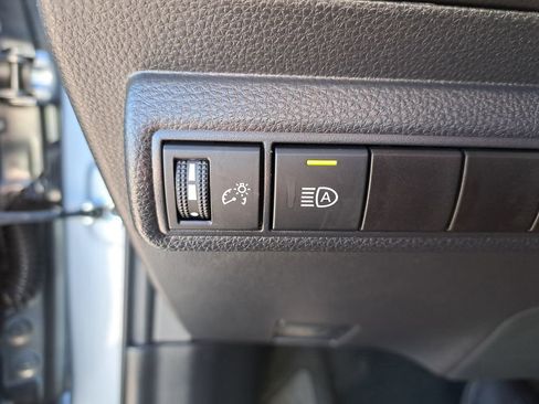 Certified 2025 Toyota Corolla LE image 28