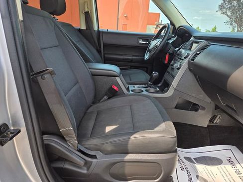 Used 2018 Ford Flex SE FWD image 34