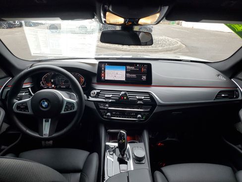 Used 2022 BMW 540i xDrive w/ M Sport Package image 21