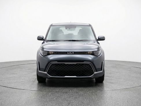 Used 2025 Kia Soul LX w/ LX Technology Package image 2