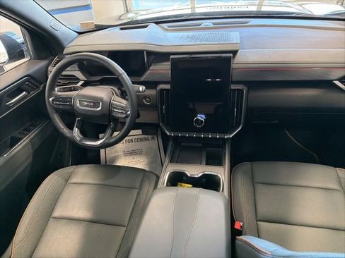 Used 2025 GMC Acadia AT4 w/ Luxury Package image 23