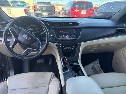 Used 2019 Cadillac XT5 Luxury image 17