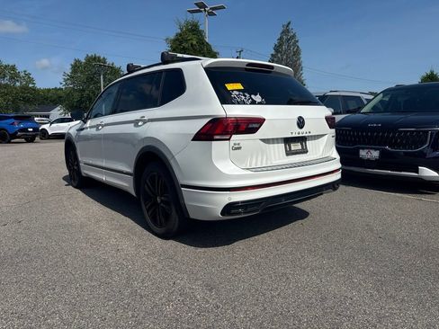 Used 2022 Volkswagen Tiguan SE R-Line AWD/4WD image 3