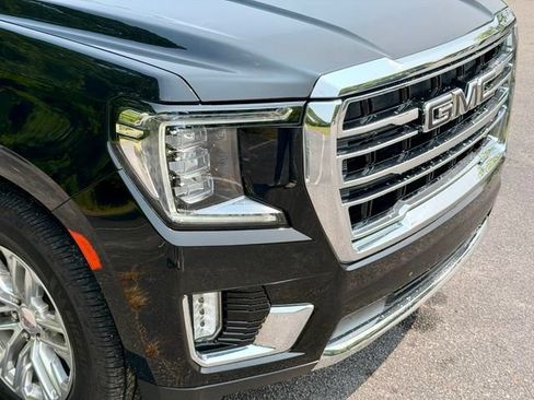 Used 2022 GMC Yukon XL SLT AWD/4WD image 14