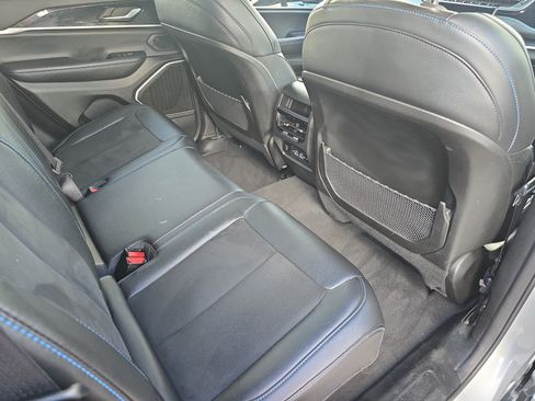 Used 2024 Jeep Grand Cherokee Trailhawk AWD/4WD image 11