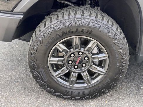 Used 2024 GMC Sierra 1500 AT4X image 29