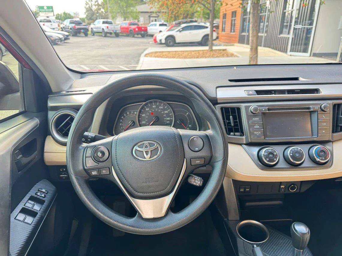Used 2013 Toyota RAV4 LE AWD/4WD image 14