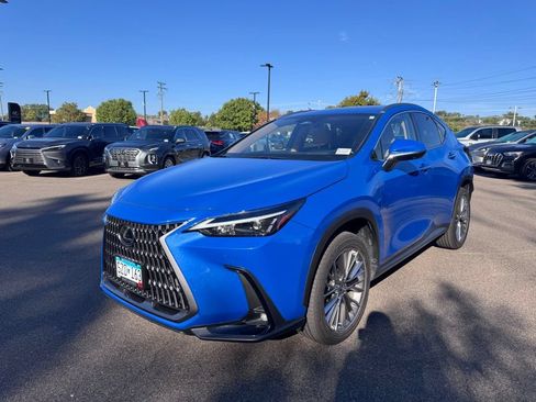 Used 2025 Lexus NX 350h AWD w/ Accessory Package (2T) image 4