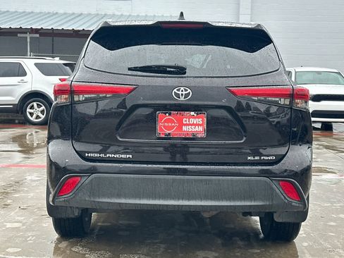Used 2021 Toyota Highlander XLE image 8