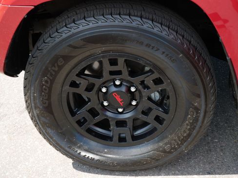 Used 2024 Toyota 4Runner TRD Off-Road Premium AWD/4WD image 15