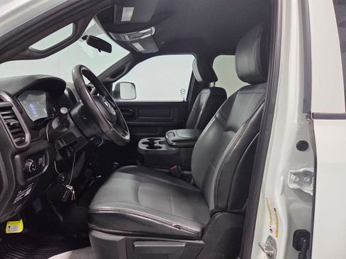 Used 2022 RAM 2500 Tradesman w/ Chrome Appearance Group AWD/4WD image 4