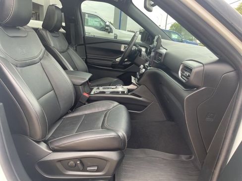 Used 2024 Ford Explorer ST w/ Technology Package image 16