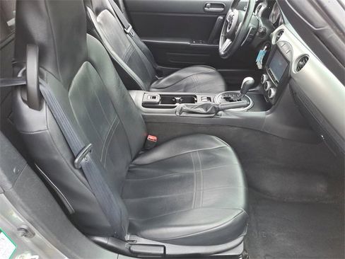 Used 2009 MAZDA MX-5 Miata Touring image 24