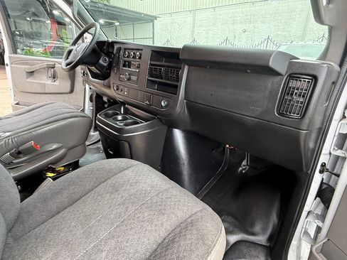 Used 2021 GMC Savana 2500 w/ Driver Convenience Package RWD image 16