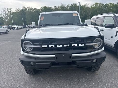 Used 2025 Ford Bronco Outer Banks AWD/4WD image 5