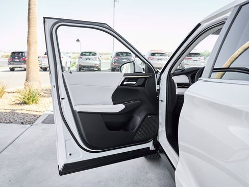 New 2026 Mitsubishi Outlander SE image 18