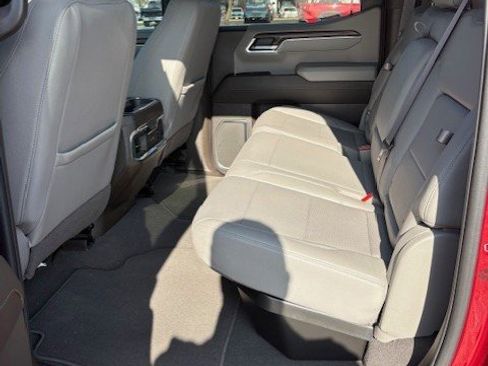 Used 2023 GMC Sierra 1500 SLT image 13