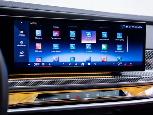 Certified 2023 BMW i7 xDrive60 AWD/4WD image 24