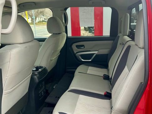 Used 2024 Nissan Titan SV w/ SV Convenience Package AWD/4WD image 8