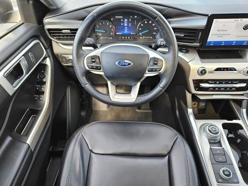 Used 2022 Ford Explorer XLT w/ Equipment Group 202A image 14