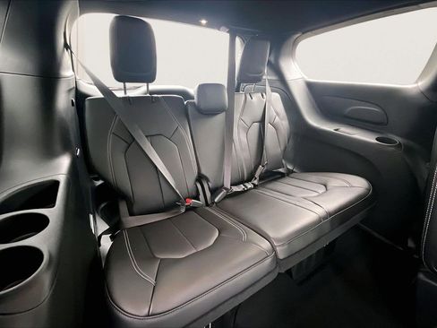 New 2026 Chrysler Pacifica Select FWD image 21