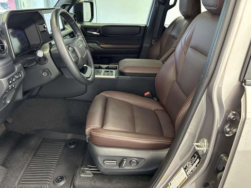 Used 2025 Toyota Land Cruiser w/ Premium Package AWD/4WD image 16
