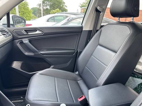 Used 2018 Volkswagen Tiguan SEL AWD/4WD image 5