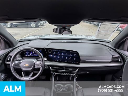 Used 2025 Chevrolet Traverse LT AWD/4WD image 21