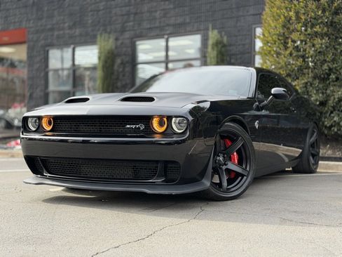 Used 2020 Dodge Challenger SRT Hellcat image 2