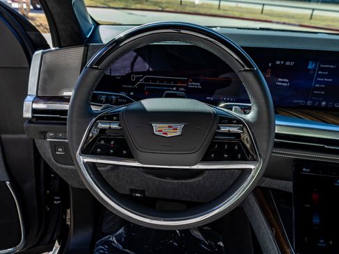 Used 2026 Cadillac Escalade ESV Platinum Sport w/ LPO, ONYX Package image 19