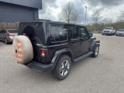 Used 2019 Jeep Wrangler Unlimited Sahara image 6