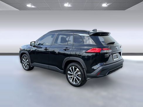 Certified 2024 Toyota Corolla Cross XLE FWD image 3