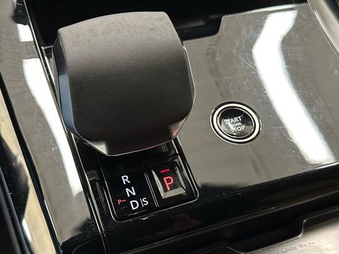 Used 2024 Land Rover Range Rover Sport SE image 28