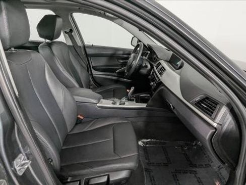 Used 2016 BMW 320i xDrive Sedan AWD/4WD image 24