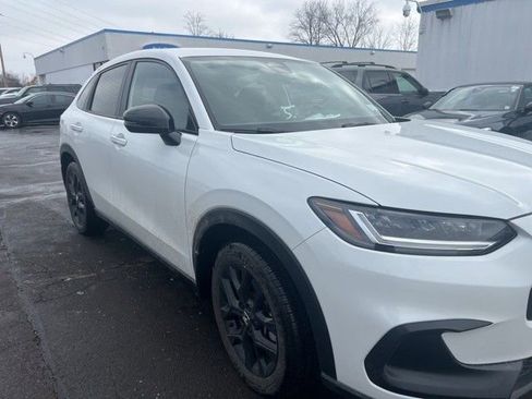 Used 2023 Honda HR-V Sport image 2