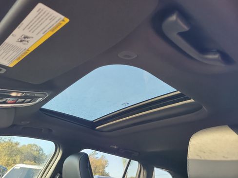 New 2025 Jeep Grand Cherokee Altitude image 14