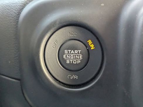 Used 2021 Jeep Wrangler Unlimited Sahara image 29