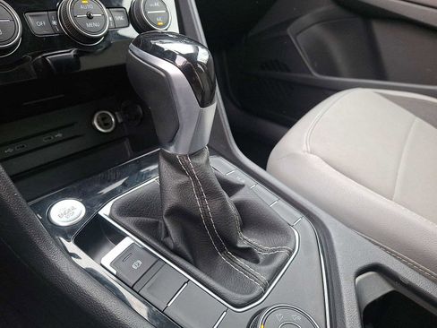 Used 2024 Volkswagen Taos SE image 11