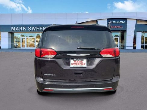 Used 2017 Chrysler Pacifica Touring-L Plus w/ Advanced Safetytec Group FWD image 31
